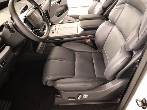 New 2025 Lincoln Navigator Reserve w/ Jet Appearance Package AWD/4WD image 11