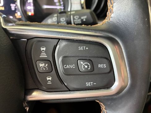 Used 2023 Jeep Wrangler Unlimited Sahara AWD/4WD image 20