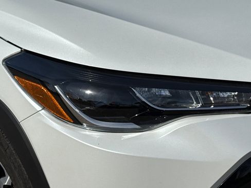 Certified 2025 Toyota Corolla Cross SE image 47