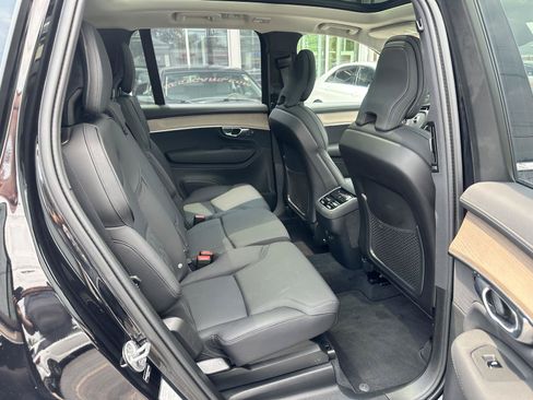 Used 2025 Volvo XC90 B6 Plus AWD/4WD image 11