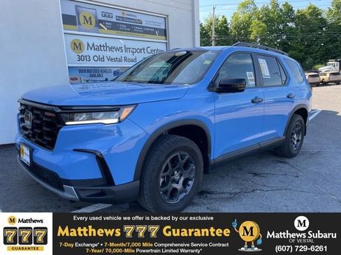 Used 2023 Honda Pilot TrailSport image 1
