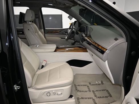 Used 2021 Cadillac Escalade Sport Platinum w/ LPO, ONYX Package image 68