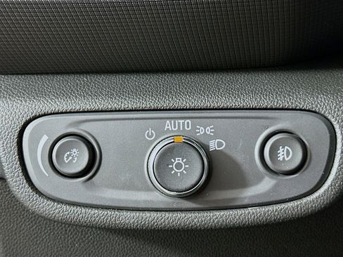 Used 2021 Chevrolet TrailBlazer LT w/ Premium Seating Package image 17