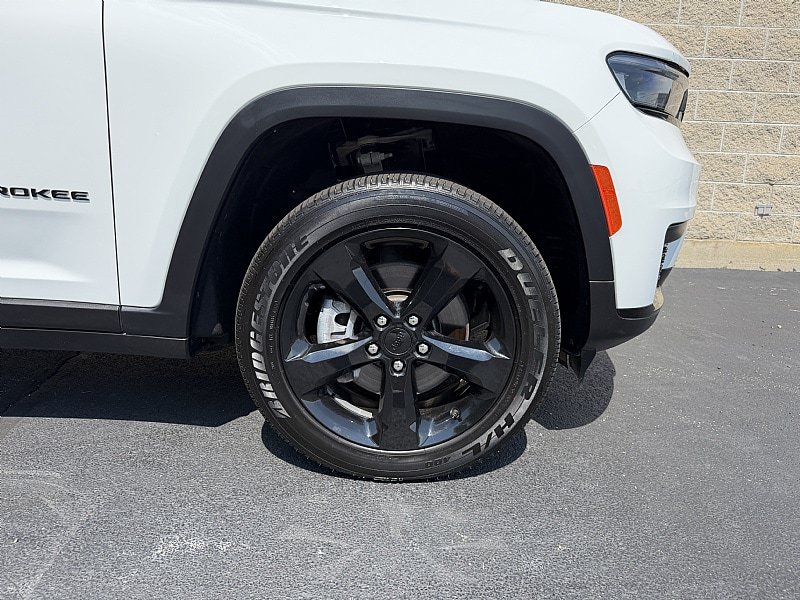 Used 2024 Jeep Grand Cherokee L Altitude AWD/4WD image 7