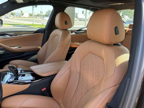 Used 2023 BMW 540i xDrive w/ M Sport Package image 27