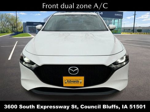 Used 2019 MAZDA MAZDA3 Hatchback w/ Premium Package FWD image 10