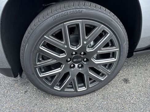 New 2026 GMC Yukon XL Denali Ultimate w/ LPO, Floor Liner Package AWD/4WD image 8