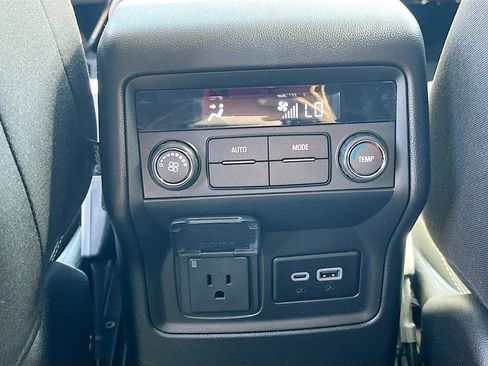 Used 2023 GMC Acadia SLE w/ Driver Convenience Package FWD image 24