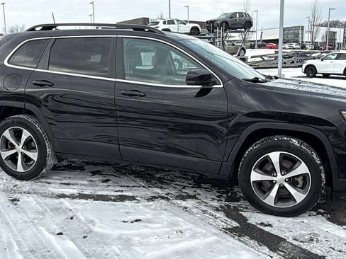 Used 2022 Jeep Cherokee Limited image 3