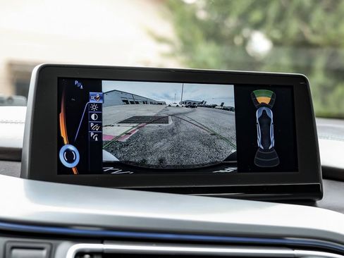 Used 2015 BMW i8 image 17