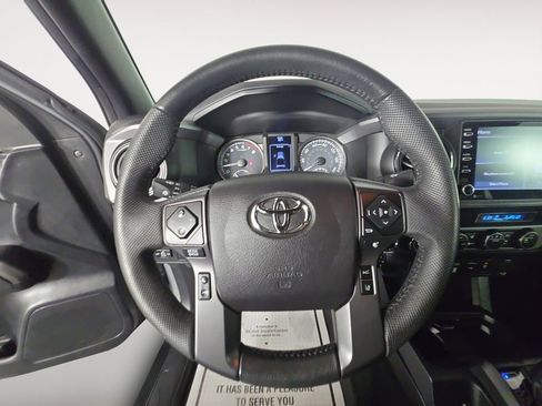 Used 2021 Toyota Tacoma TRD Off-Road image 12