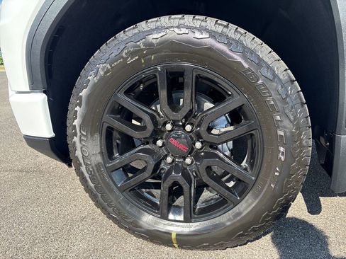 New 2026 GMC Sierra 1500 Elevation w/ X31 Off-Road Package AWD/4WD image 42