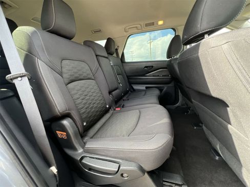 Used 2023 Nissan Pathfinder SV image 21