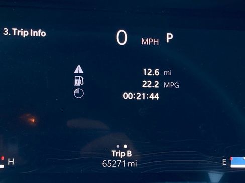 Used 2023 Jeep Grand Cherokee L Laredo image 16