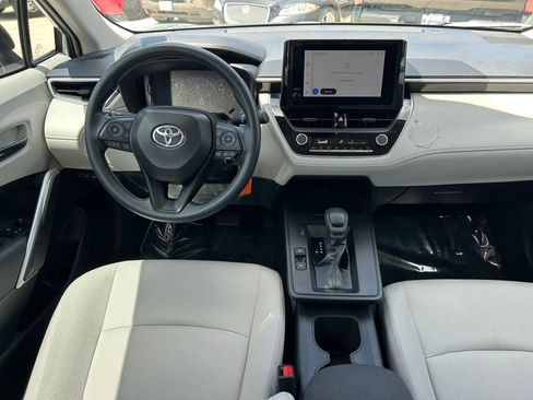 Used 2026 Toyota Corolla Cross L FWD image 15