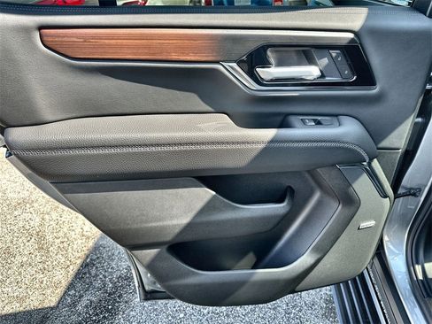 New 2026 GMC Yukon Denali w/ Sun & Power Step Package image 15