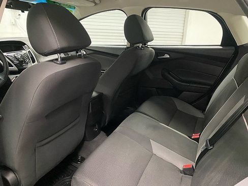 Used 2014 Ford Focus SE w/ SE Winter Package image 11