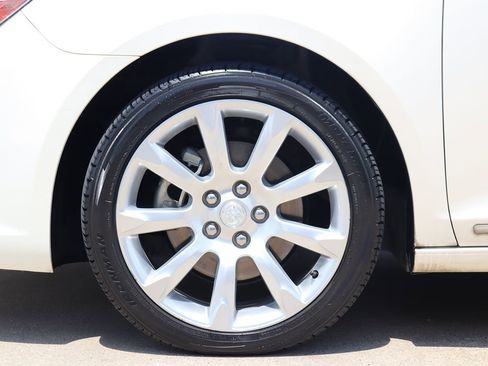 Used 2012 Buick LaCrosse Touring image 39