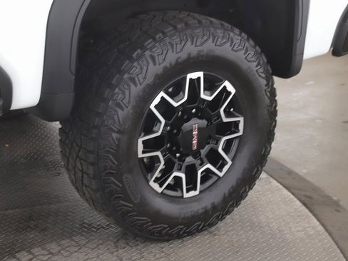 Used 2026 GMC Sierra 2500 AT4X image 14