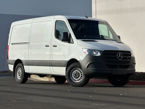 Used 2019 Mercedes-Benz Sprinter 144 Cargo image 2