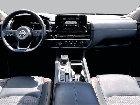 Certified 2025 Nissan Pathfinder Platinum w/ Cargo Package FWD image 16