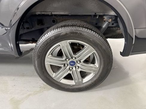 Used 2018 Ford F150 XLT w/ Equipment Group 302A Luxury AWD/4WD image 5
