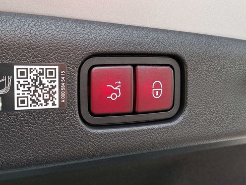 Used 2024 Mercedes-Benz E 350 4MATIC Sedan image 27