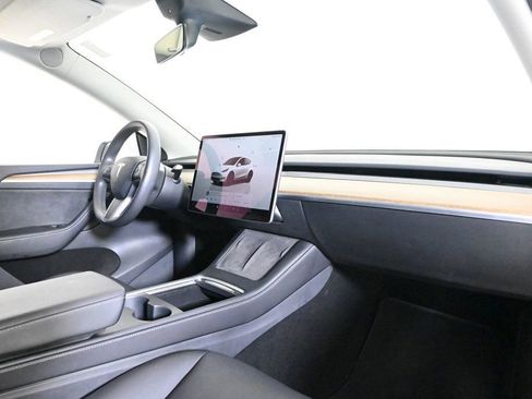 Used 2022 Tesla Model Y Performance image 14