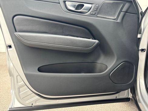 Certified 2023 Volvo XC60 B5 Ultimate w/ Climate Package image 12