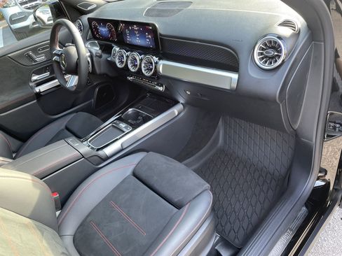 Used 2024 Mercedes-Benz GLB 250 image 47