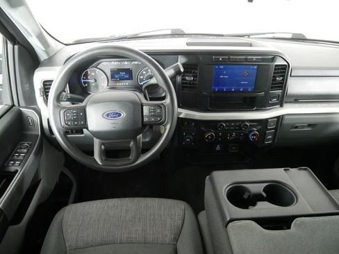 Used 2024 Ford F350 XLT AWD/4WD image 21