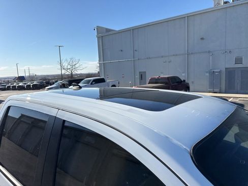 Used 2024 Nissan Titan PRO-4X w/ Pro-4x Convenience Package image 27