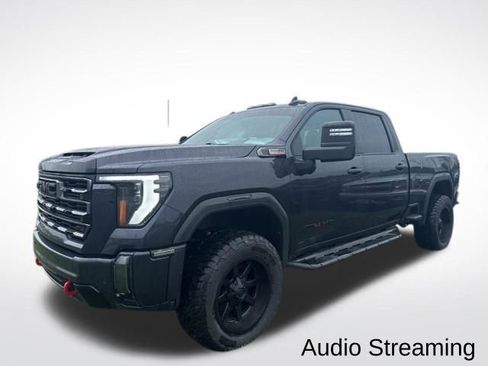 Used 2024 GMC Sierra 2500 AT4 w/ AT4 Preferred Package image 2