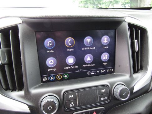 Used 2024 GMC Terrain SLT AWD/4WD image 16