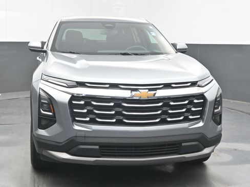 Used 2026 Chevrolet Equinox LT FWD image 3