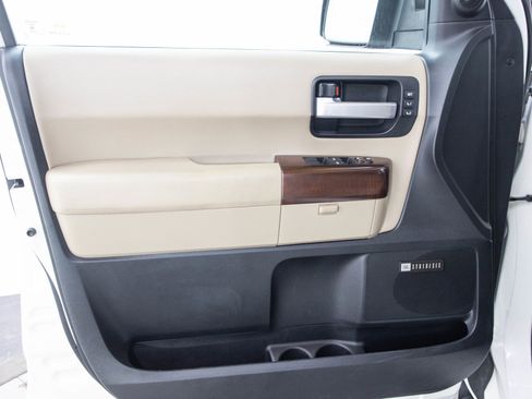 Used 2013 Toyota Sequoia Platinum AWD/4WD image 25