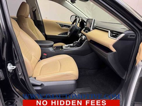Used 2020 Toyota RAV4 Limited image 20