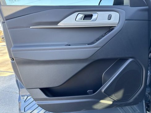 New 2026 Ford Explorer Active RWD image 10