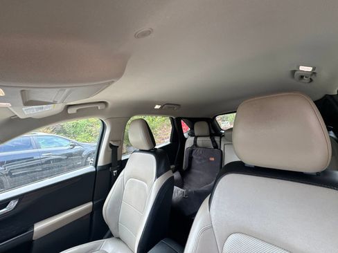 Used 2020 Ford Escape Titanium AWD/4WD image 14