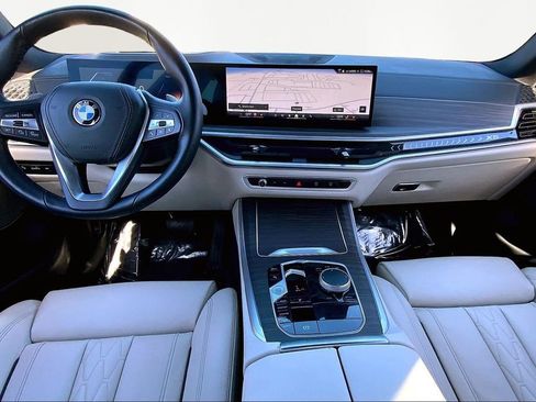 Used 2024 BMW X5 xDrive40i w/ Premium Package image 7