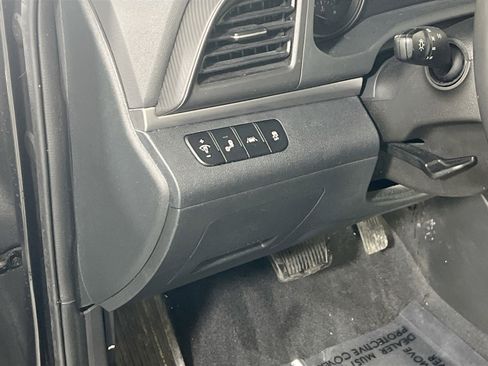 Used 2020 Hyundai Elantra Value Edition w/ Cargo Package (C1) image 10