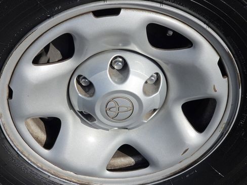 Used 2019 Toyota Tacoma SR image 16