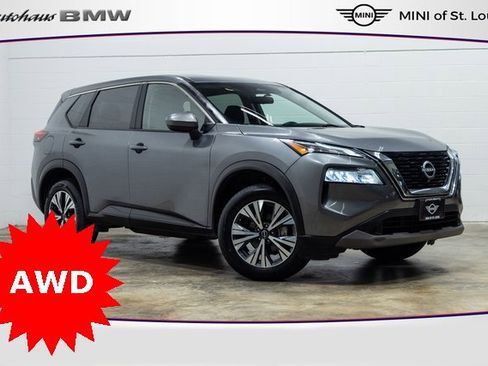 Used 2023 Nissan Rogue SV image 1