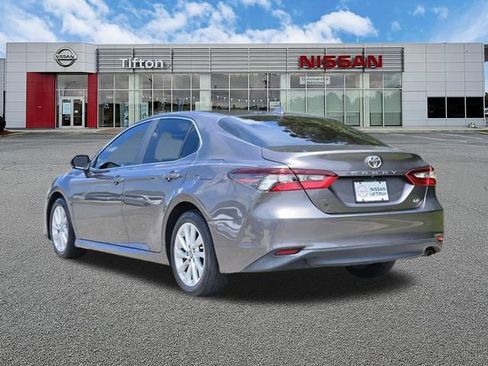 Used 2021 Toyota Camry LE FWD image 6
