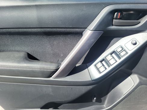 Used 2016 Subaru Forester 2.5i Premium image 41