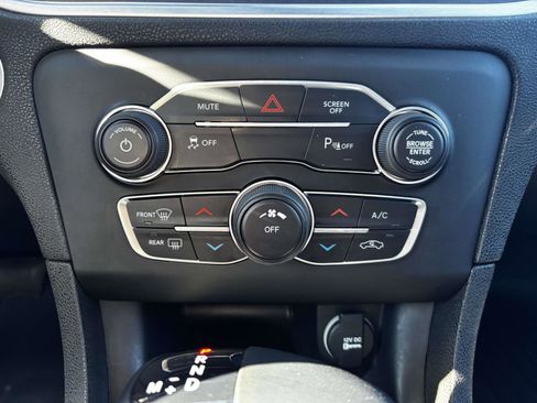 Used 2020 Dodge Charger SXT w/ Blacktop Package image 20