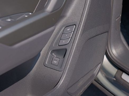 New 2025 Audi Q3 2.0T Premium image 25