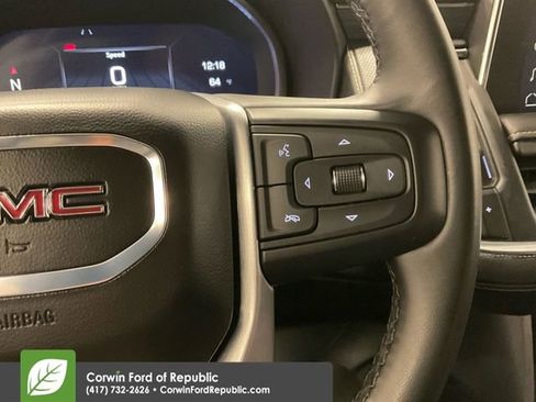 Used 2024 GMC Yukon XL SLT AWD/4WD image 20