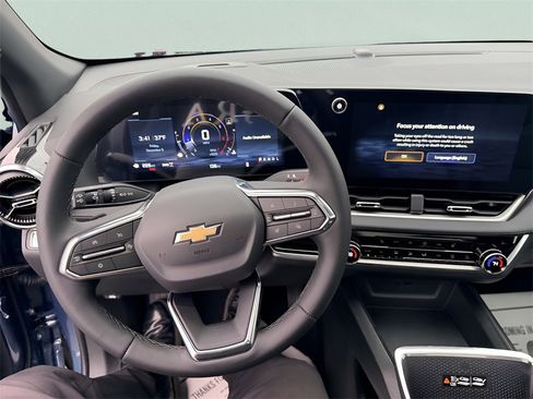 New 2026 Chevrolet Equinox LT w/ Convenience Package II image 17