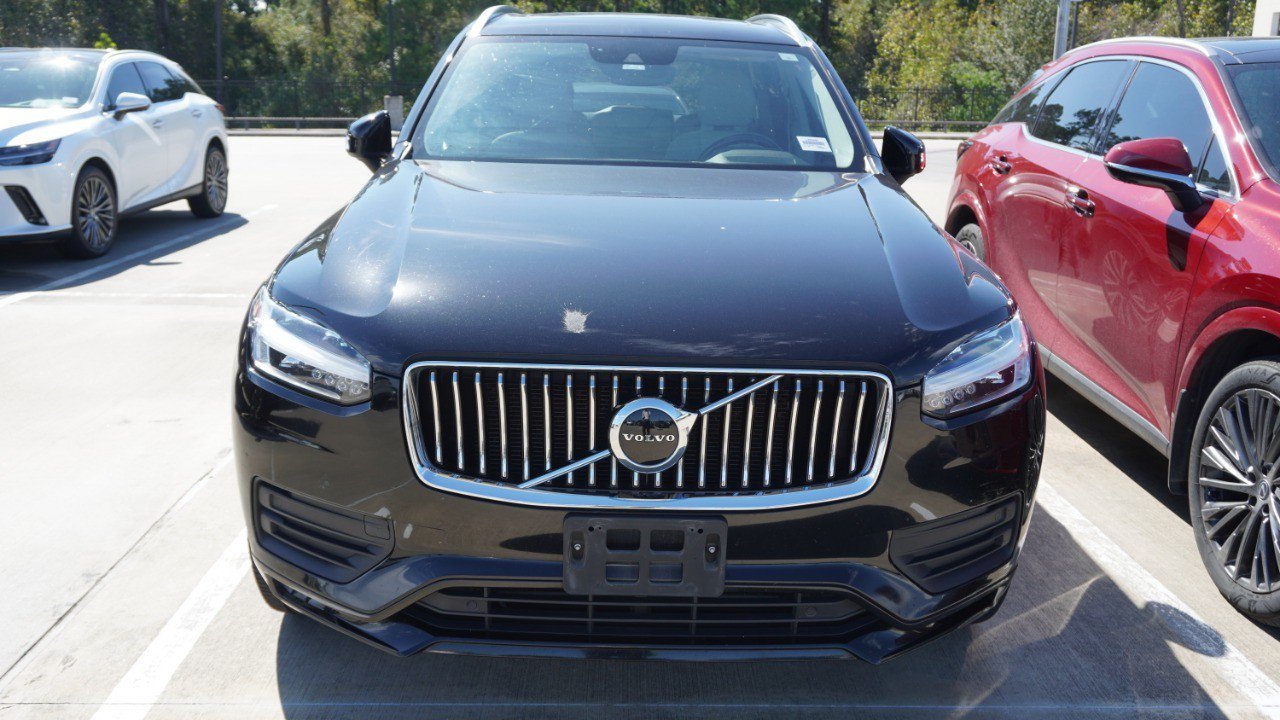 Used 2020 Volvo XC90 T5 Momentum w/ Protection Package Premier FWD image 2